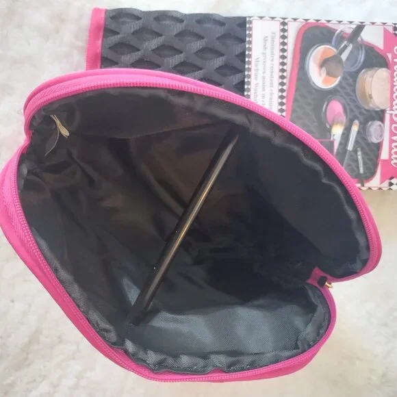 Makeup Mat & Bag Set with Free Gift!! - Picture 5 of 6